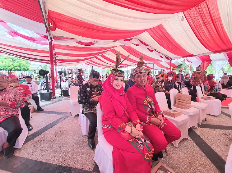 Meriahkan Hari Jadi Kalteng ke-65, Disbun Prov. Kalteng Bagikan Sate Gratis