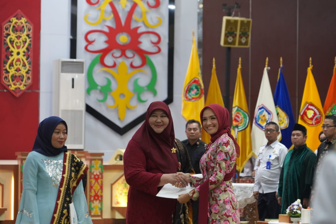 Penjabat Bupati Barito Selatan dan Penjabat Bupati Kotawaringin Barat, Resmi Dilantik Gubernur Kalteng Sugianto Sabran