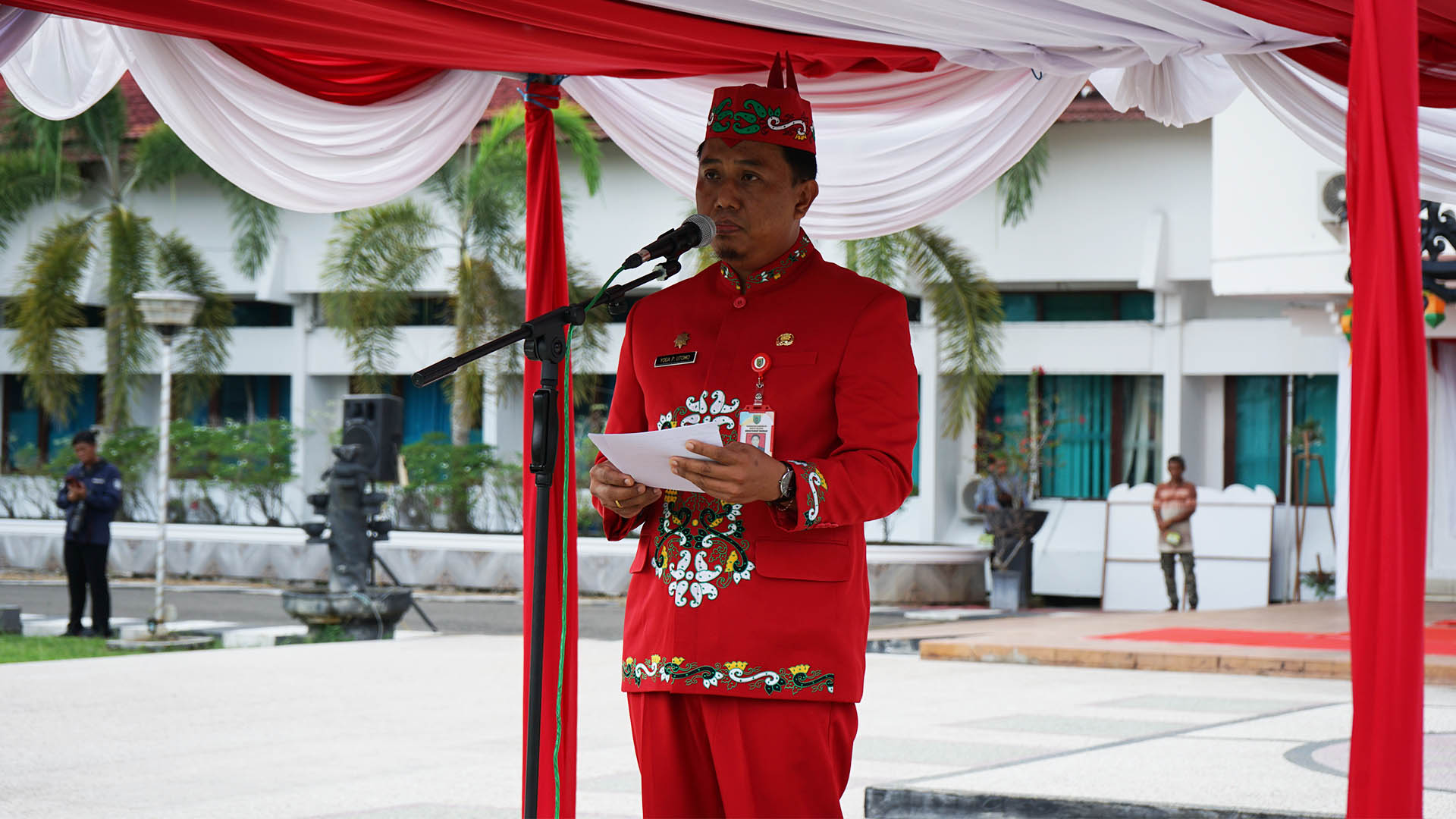 Asisten I Setda Kab Barsel Irup Harkitnas dan Harjad Kalteng