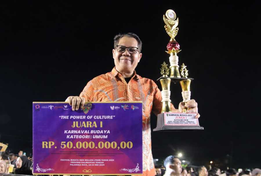 Tampilkan Udang Vaname, Dislutkan Prov. Kalteng Raih Juara 1 Karnaval Budaya FBIM Tahun 2024 Kategori Umum