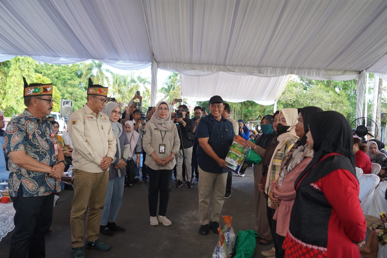 Warga Antusias Sambut Pasar Murah Gratis di Hari Jadi ke-68 Kalteng