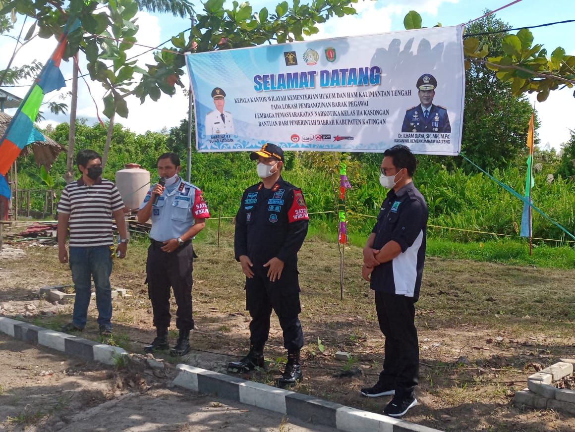 Kakanwil Tinjau Langsung Pembangunan Barak Pegawai Lapas Narkotika Kasongan