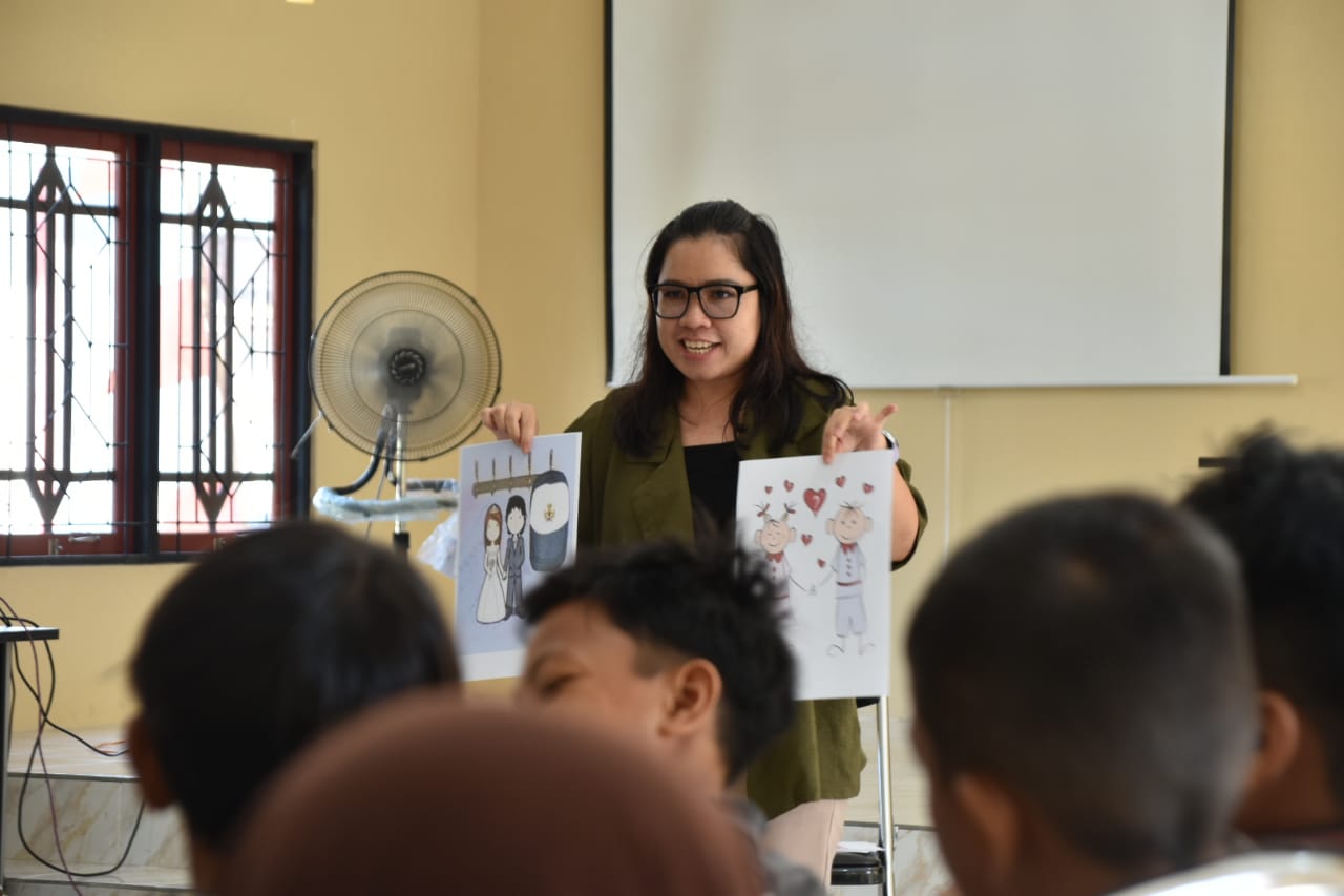 Buka Acara Storytelling, Ketua Forum PUSPA Kalteng Nunu Andriani Edy Pratowo, Berikan Edukasi Perkawinan Usia Anak
