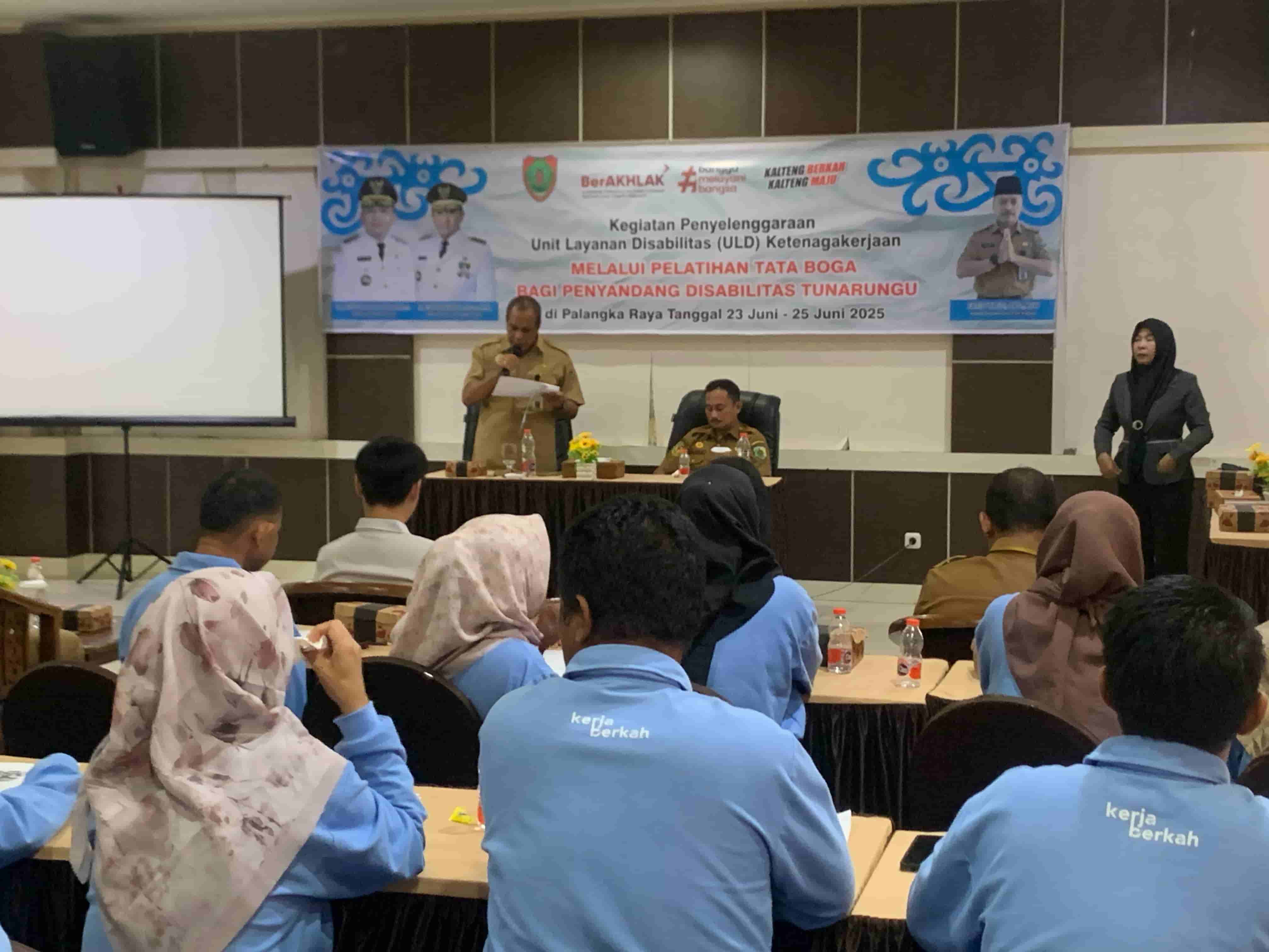 Disnakertrans Prov. Kalteng Laksanakan Pelatihan Tata Boga bagi Disabilitas Tunarungu