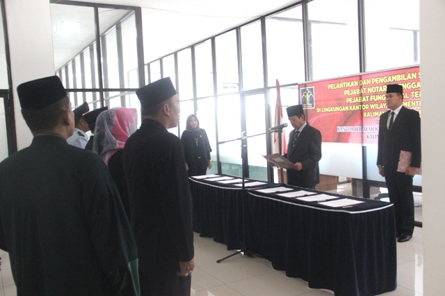 Kakanwil Kemenkumham Kalteng Lantik 3 Notaris Pengganti Dan 5 Pejabat Fungsional Tertentu
