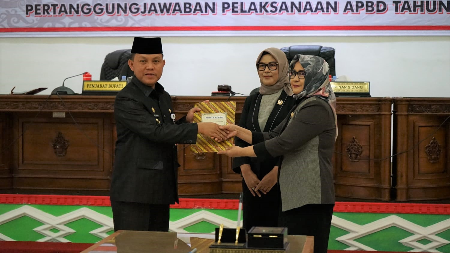 Pj. Bupati Barsel Hadiri Rapur ke-7 Masa Persidangan II Tahun Sidang 2023