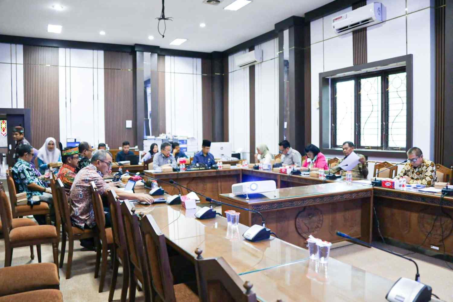 DPRD Kalteng dan Pemprov Bahas Raperda Hak Keuangan, Dorong Sinkronisasi dengan Pergub