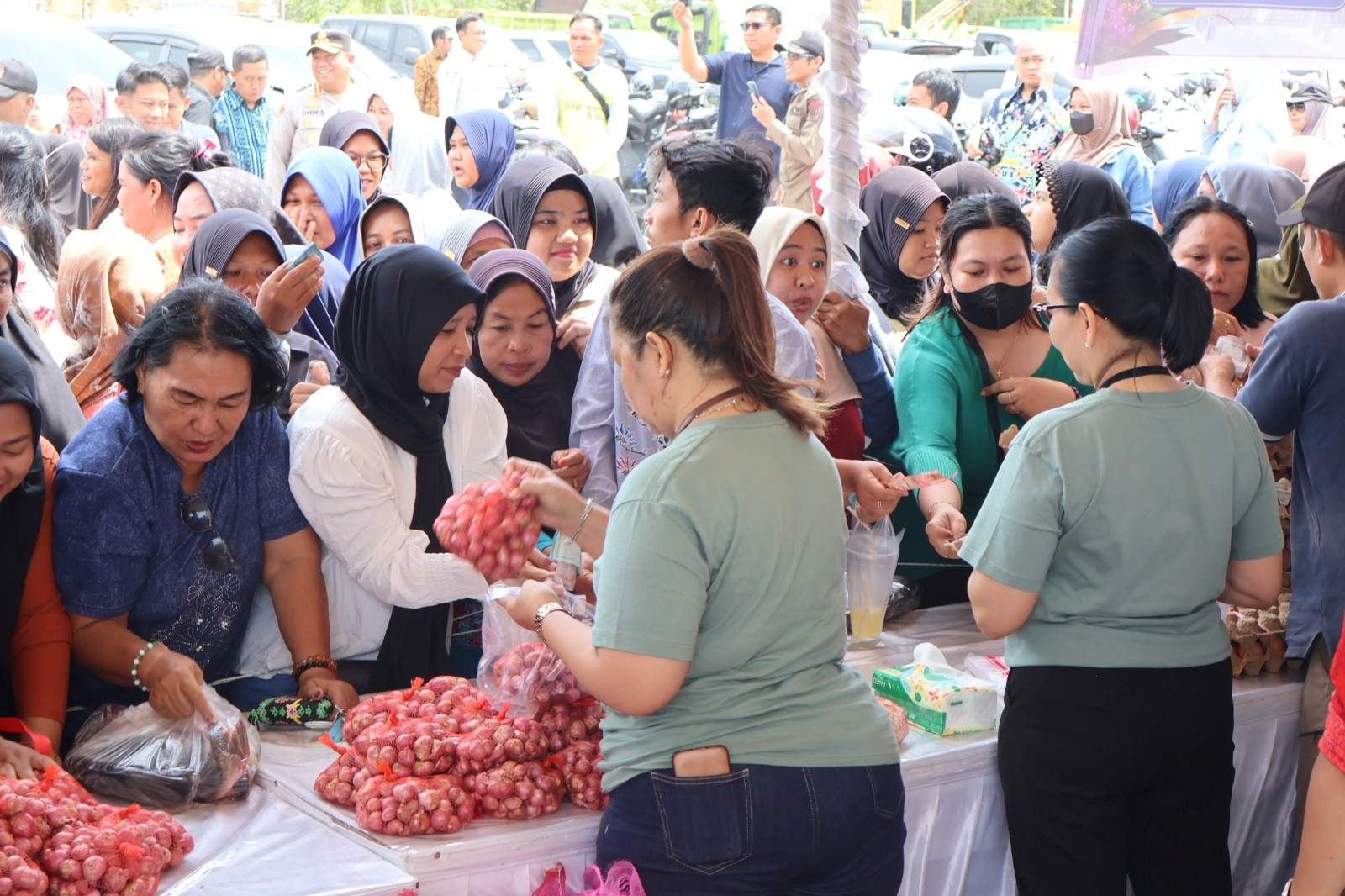 Hanpang Prov. Kalteng adakan Gerakan Pangan Murah Sambut Meriahkan HUT  ke-69 Palangka Raya