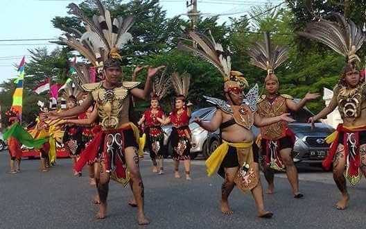 Kalteng Sukses Raih Piala Parade Tari Nusantara