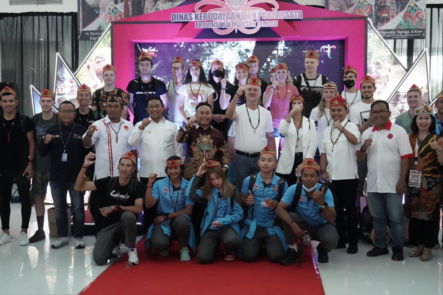 Gubernur Kalteng Jemput Kedatangan Peserta UCI MTB Eliminator World Cup 2022