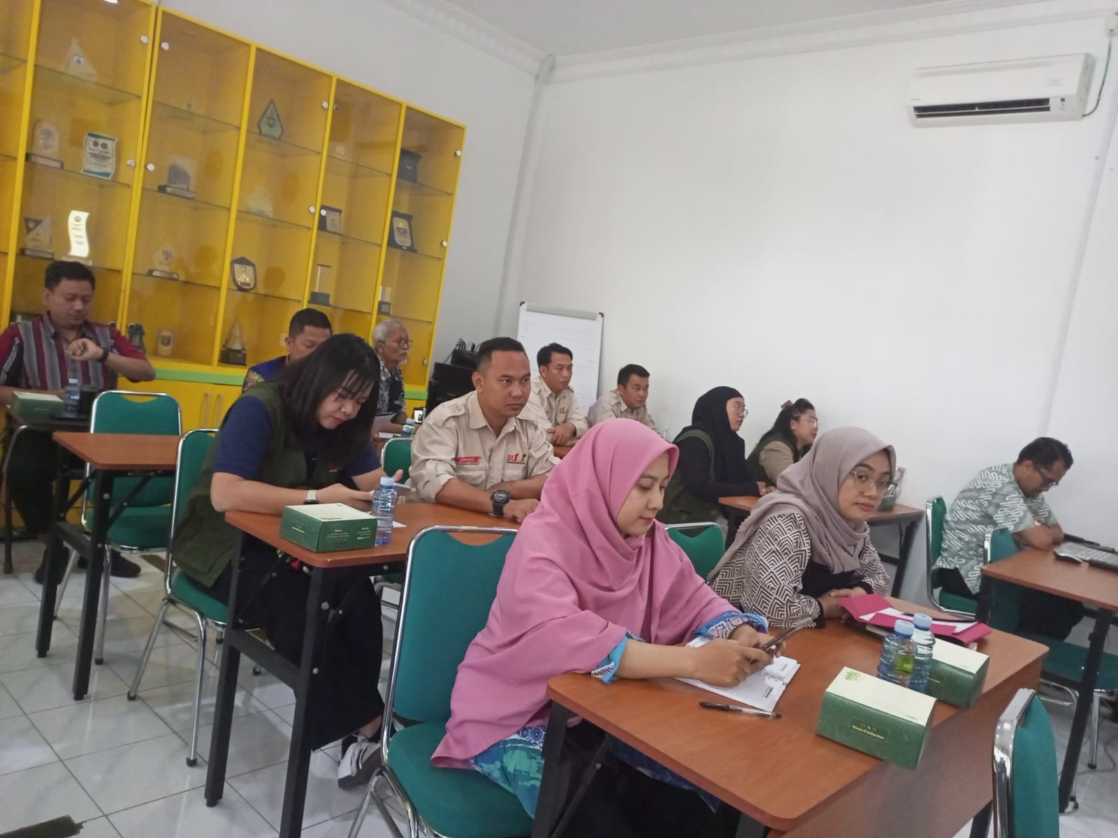 Disdik Kalteng Tingkatkan Kompetensi Kepsek dan Guru Melalui Kunjungan ke Balai PKP BKD DIY
