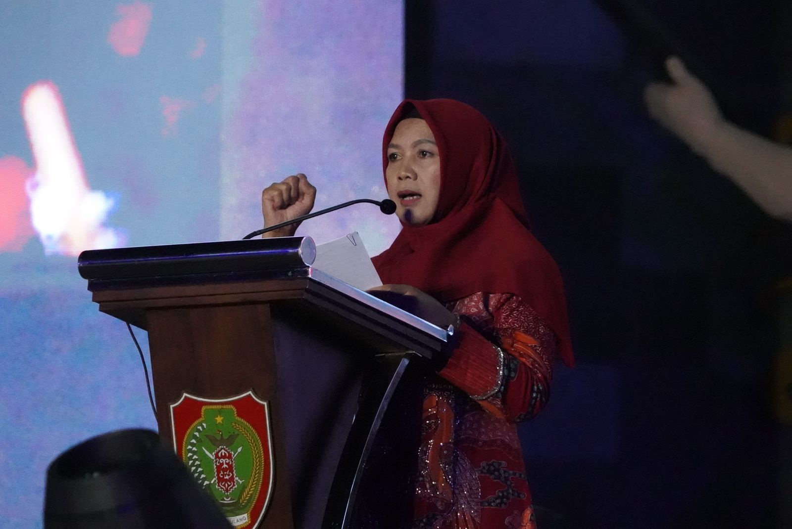 Asisten Ekbang Sri Widanarni Harapkan Central Kalimantan Creative Carnival Berdampak Positif Terhadap Perekonomian Kalteng