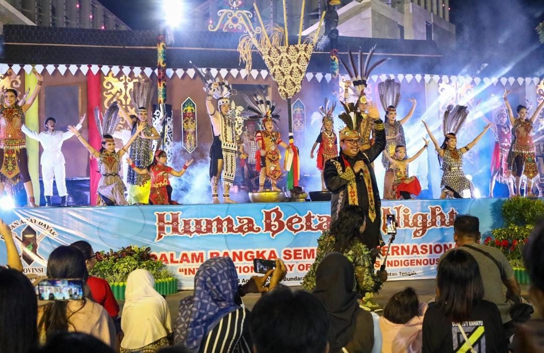 Meriah! Huma Betang Night Volume 11 Hadirkan Delegasi Dayak se-Kalimantan dan Perwakilan Malaysia
