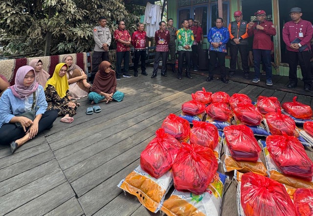 Pastikan Bantuan Tepat Sasaran, Gubernur Kalteng Tugaskan Plt. Sekda Turun Langsung Pantau Banjir di Murung Raya