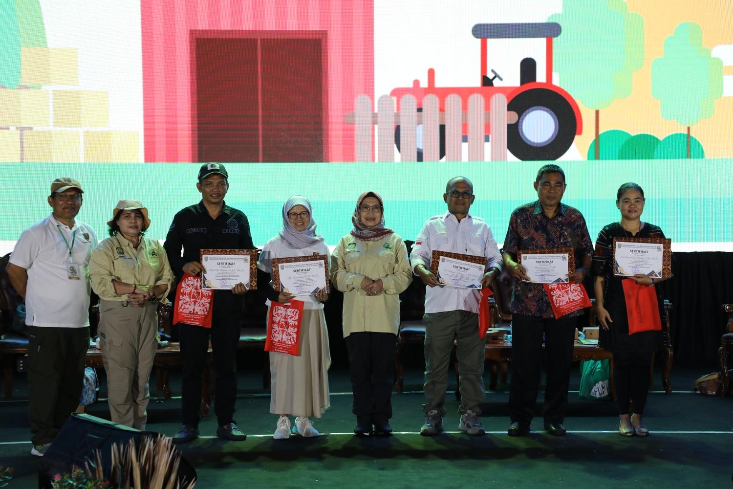 Kadis TPHP Prov. Kalteng Buka Sesi Paparan Praktisi Pertanian pada Jambore Tani 2024