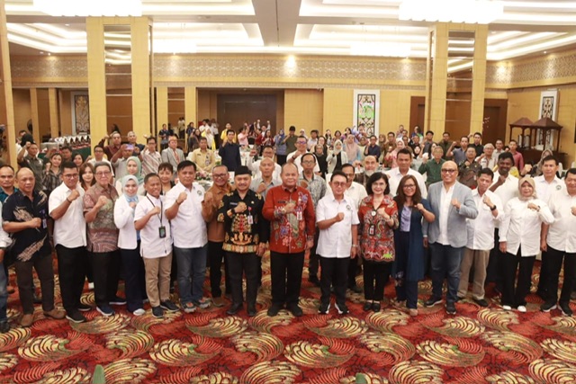 Plh. Pemkesra Maskur Buka Seminar dan Workshop Sawit Indonesia Ramah Anak