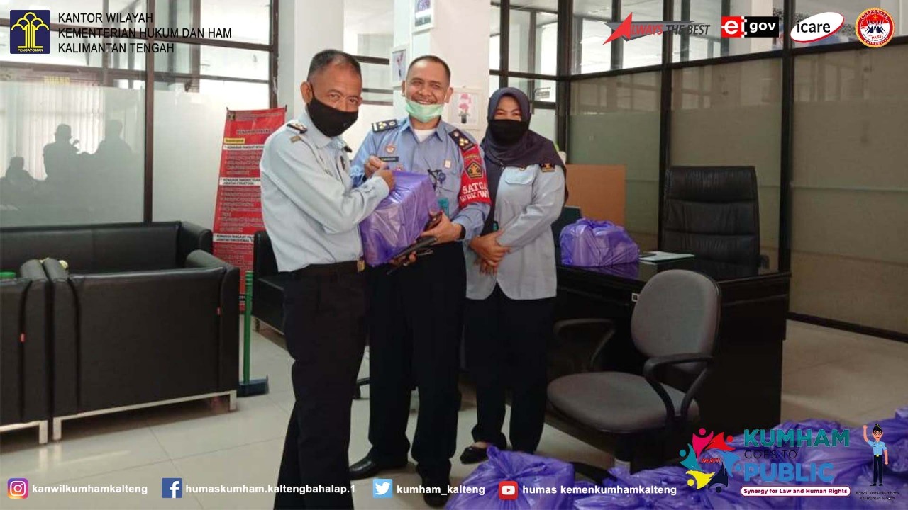 Kanwil Kemenkumham Kalteng Mendapat Pembagian Masker dan Hand Sanitizer Oleh Kementerian Hukum dan HAM RI