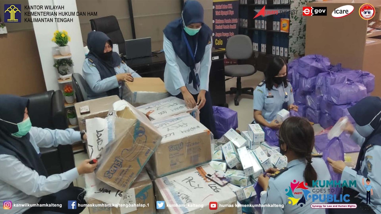 Kanwil Kemenkumham Kalteng Mendapat Pembagian Masker dan Hand Sanitizer Oleh Kementerian Hukum dan HAM RI