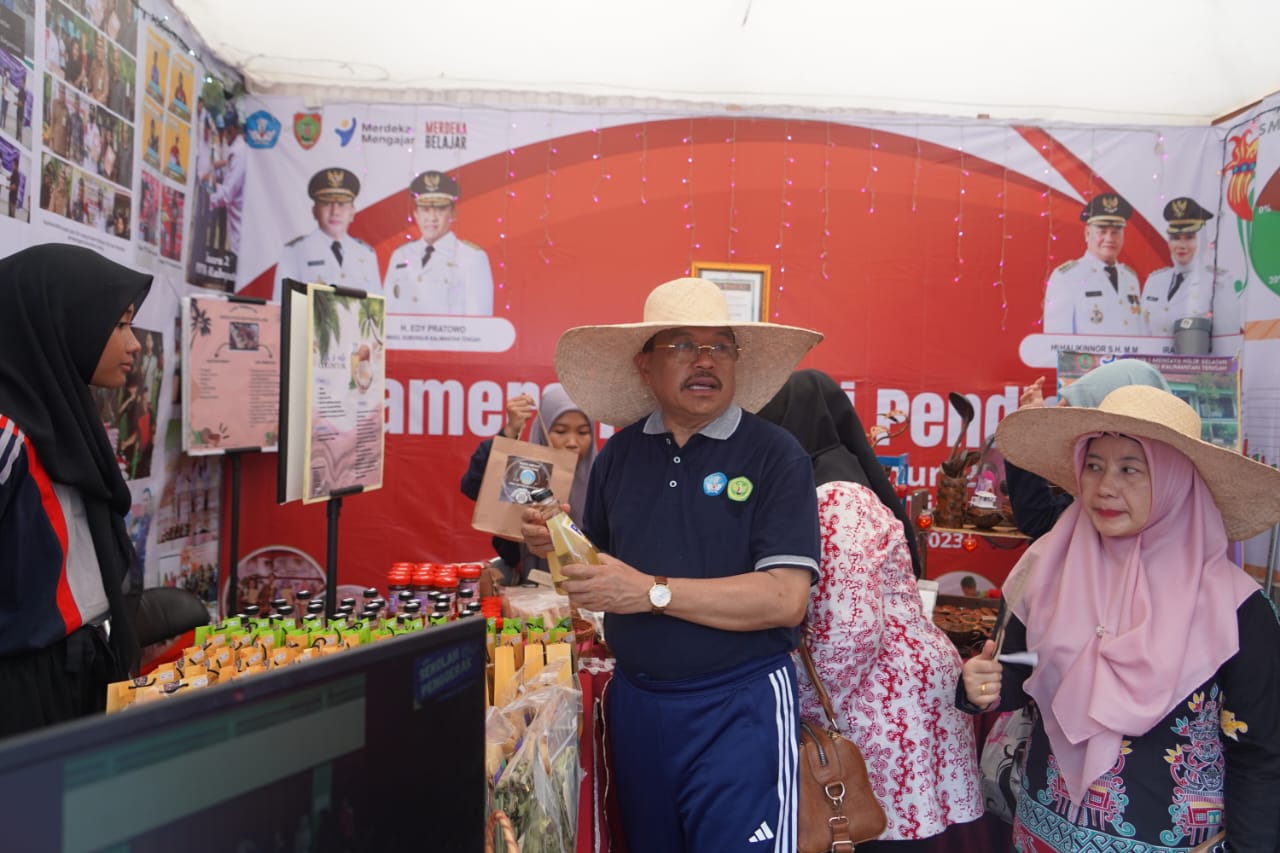Ajak untuk Menghargai dan Mencintai Produk Inovasi Pelajar Kalteng, Sekda Nuryakin Hadiri Pentas Prestasi Pelajar dan Guru Tahun 2023