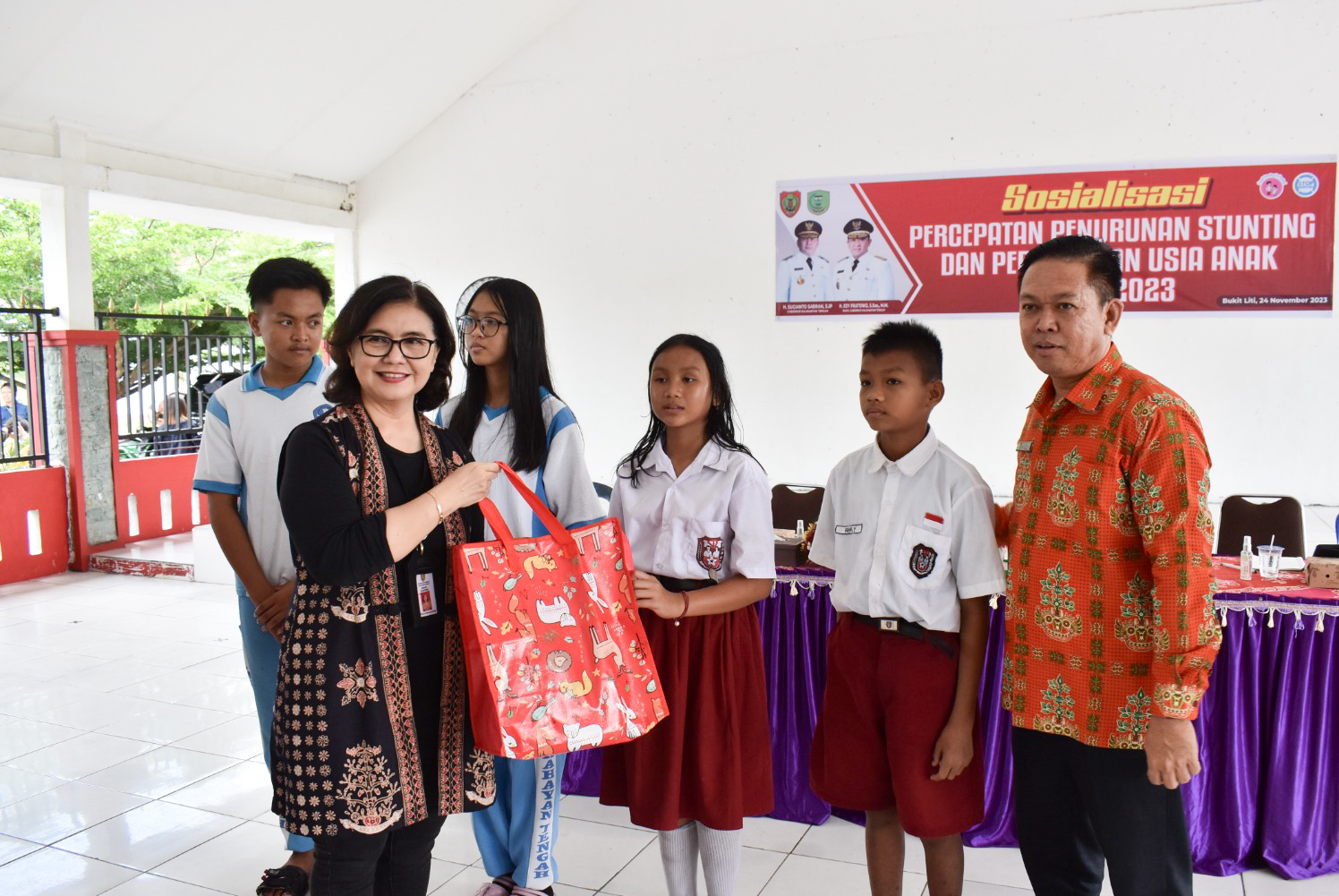 DP3APPKB dan Forum PUSPA Berikan Bantuan Kewirausahaan Perempuan dan Anak