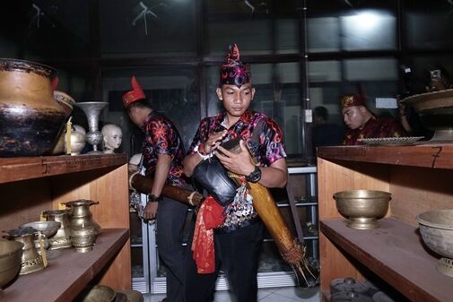 Museum Balanga: Membersihkan Koleksi dengan Ritual Mamapas Manyadingen Ramu 