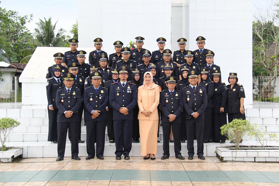 Hormati Jasa Para Pahlawan Jajaran Imigrasi Kalimantan Tengah Laksanakan Upacara Ziarah Dan Tabur Bunga