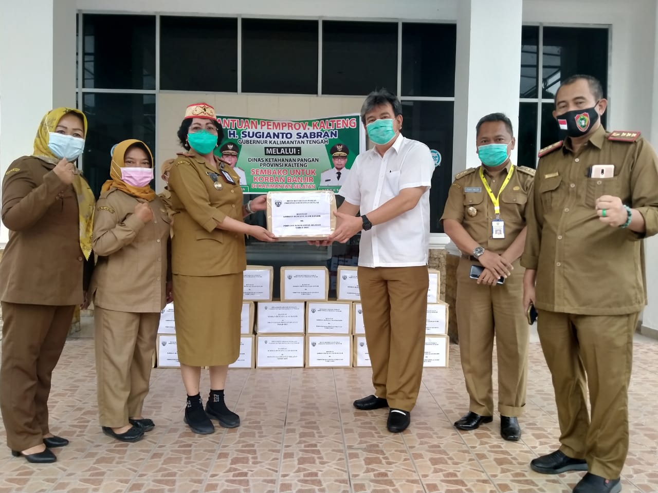 Mencontoh Kesetiakawanan Sosial Gubernur H. Sugianto Sabran, ASN Dinas Ketahanan Pangan Kalteng Bantu Kalsel 