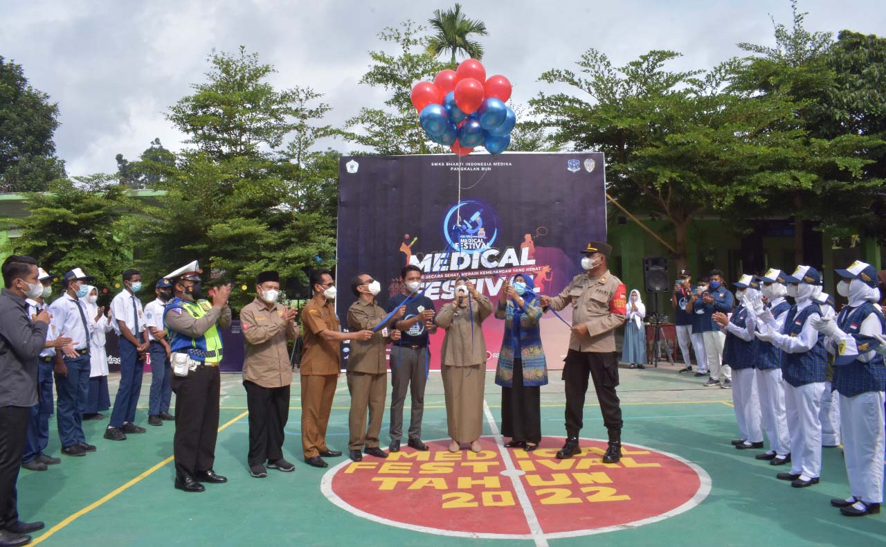 Bupati Hj Nurhidayah Apresiasi Kegiatan Medical Festival Generation SMKS BIM