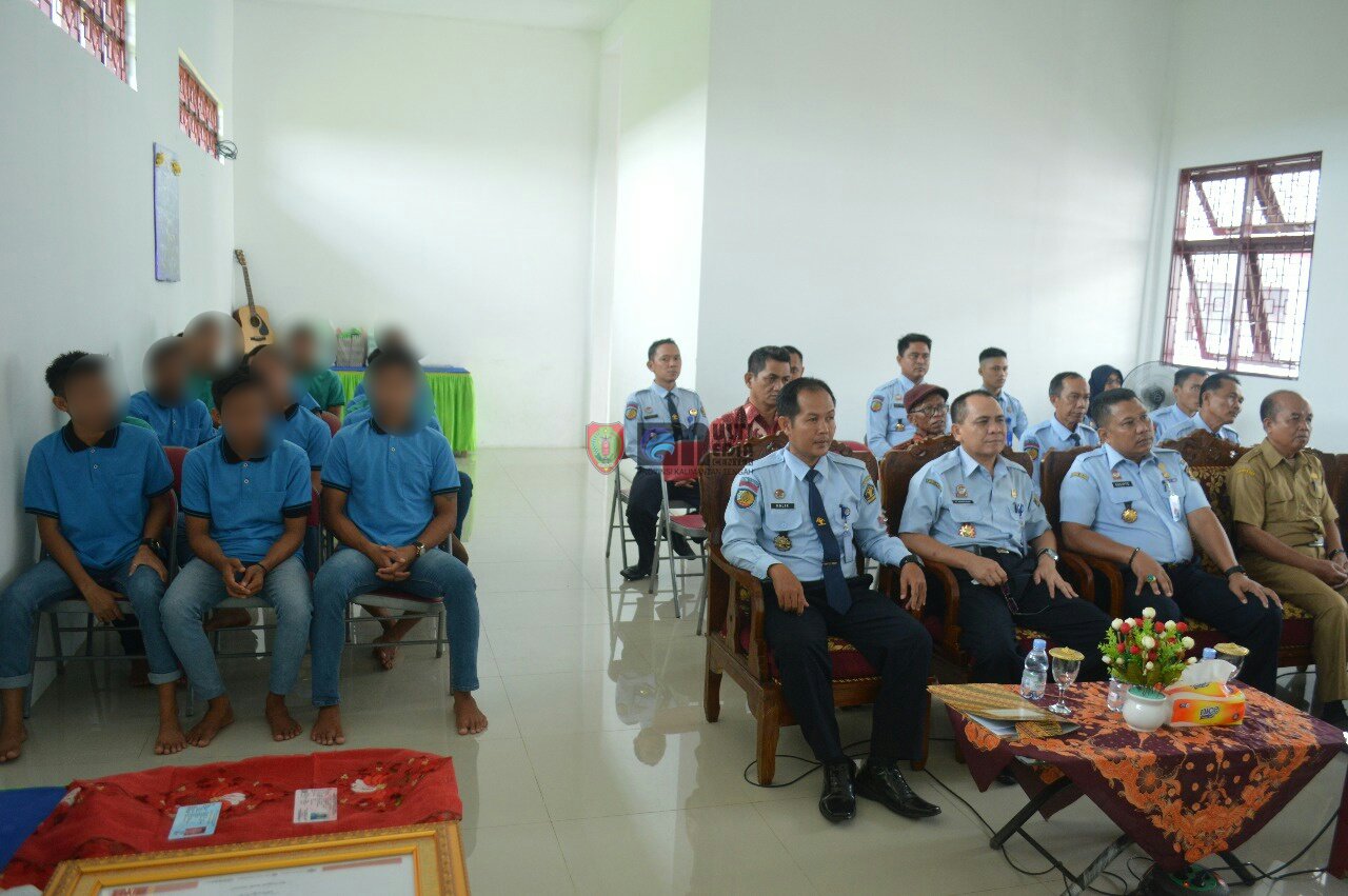 Dalam Rangka Revitalisasi Pemasyarakatan bagi Anak, LPKA Kelas II Palangkaraya mengadakan Gerakan Nasional Pemenuhan Hak Identitas Anak sekaligus penyerahan Kartu Identitas Anak dan e-KTP