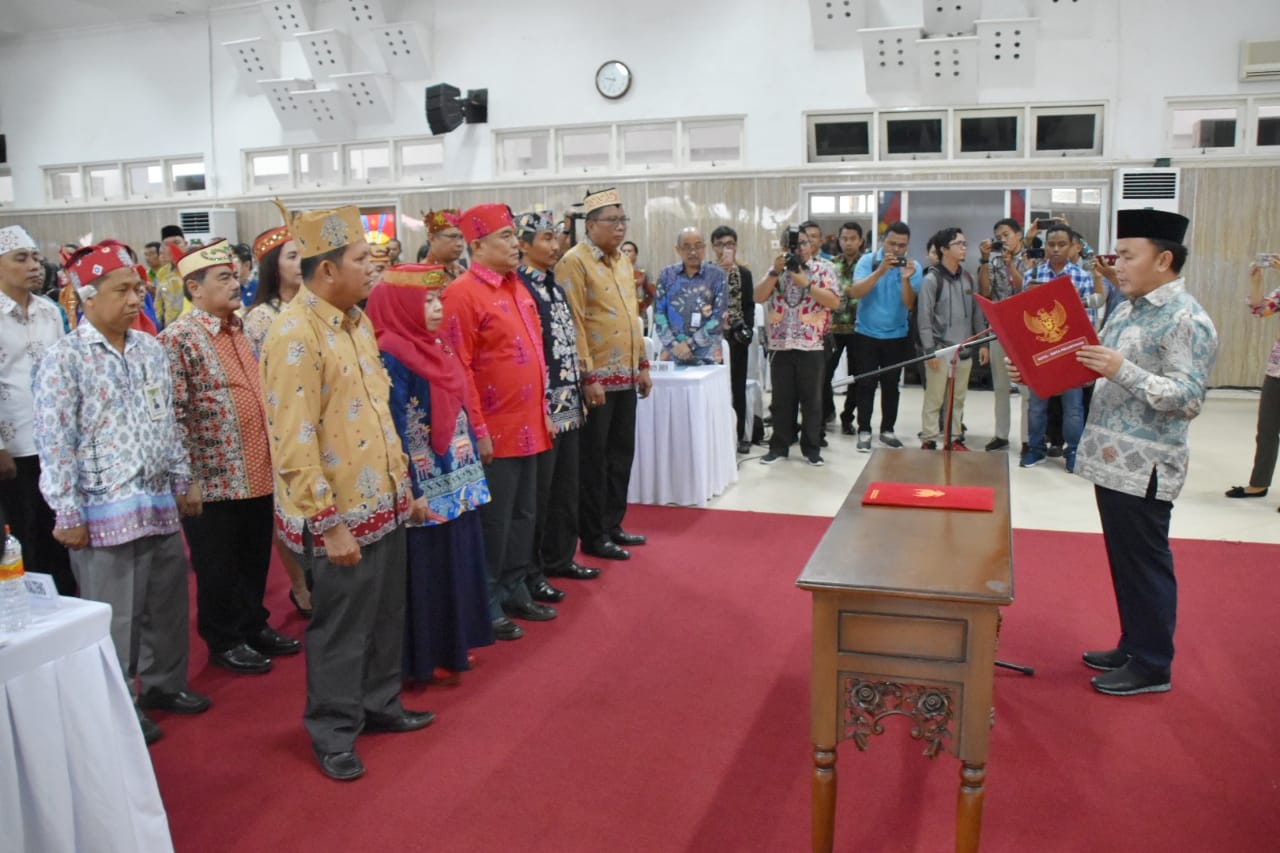 Gubernur Kukuhkan Pengurus Dewan Riset Daerah Prov. Kalteng