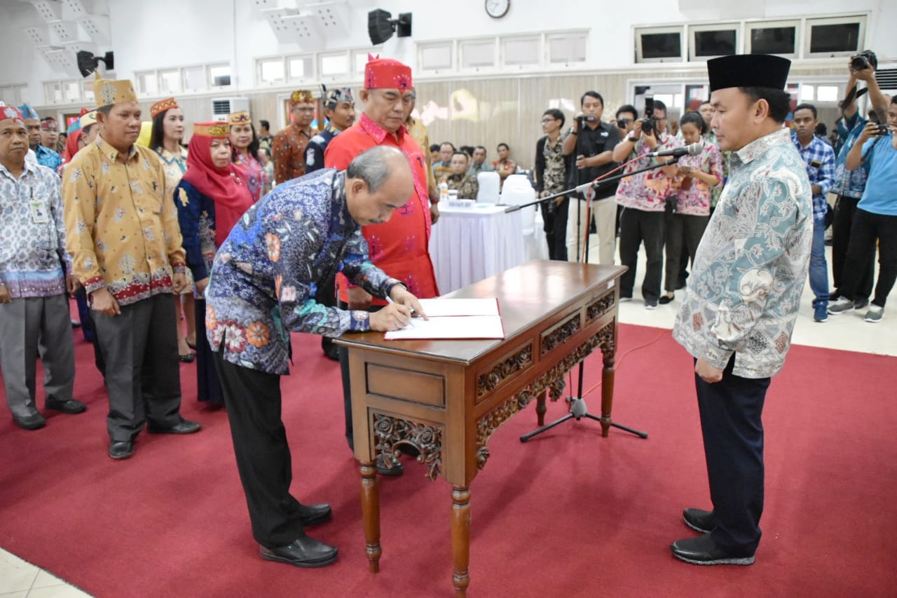 Gubernur Kukuhkan Pengurus Dewan Riset Daerah Prov. Kalteng
