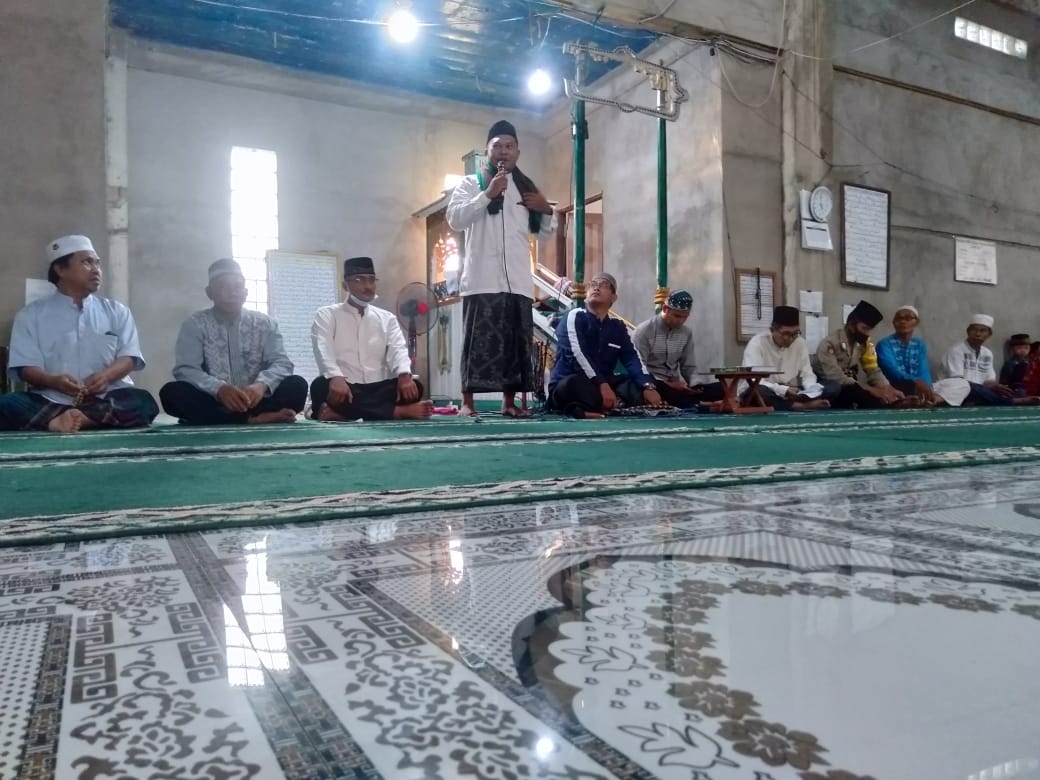 Safari Ramadan di Masjid Ulul Albab, Pemprov Kalteng Serahkan Bantuan Untuk Masyarakat Barut