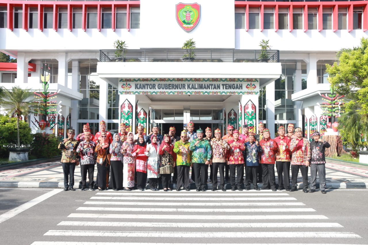 Kepala BKD Turut Hadiri Upacara Peringatan Hari Otonomi Daerah XXVIII Tahun 2024