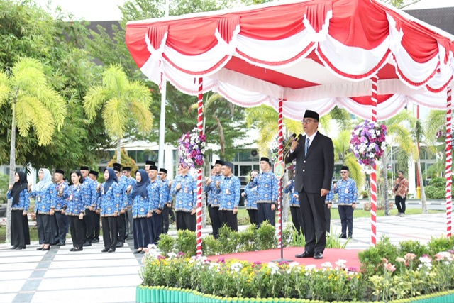 Plt. Sekda Leonard S. Ampung Pimpin Upacara Peringatan Hari Otonomi Daerah ke XXIX Lingkup Pemprov Kalteng 