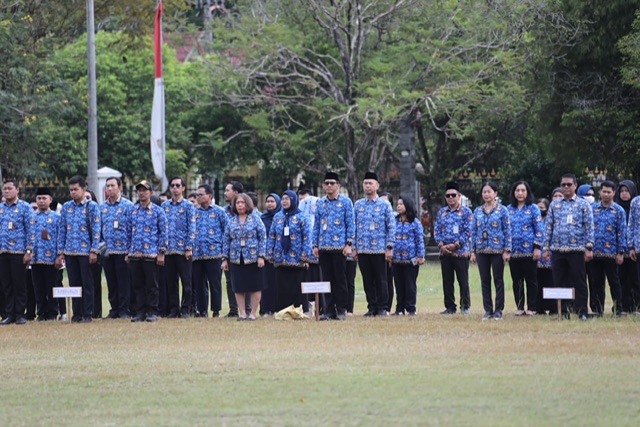 Plt. Sekda Leonard S. Ampung Pimpin Upacara Peringatan Hari Otonomi Daerah ke XXIX Lingkup Pemprov Kalteng 