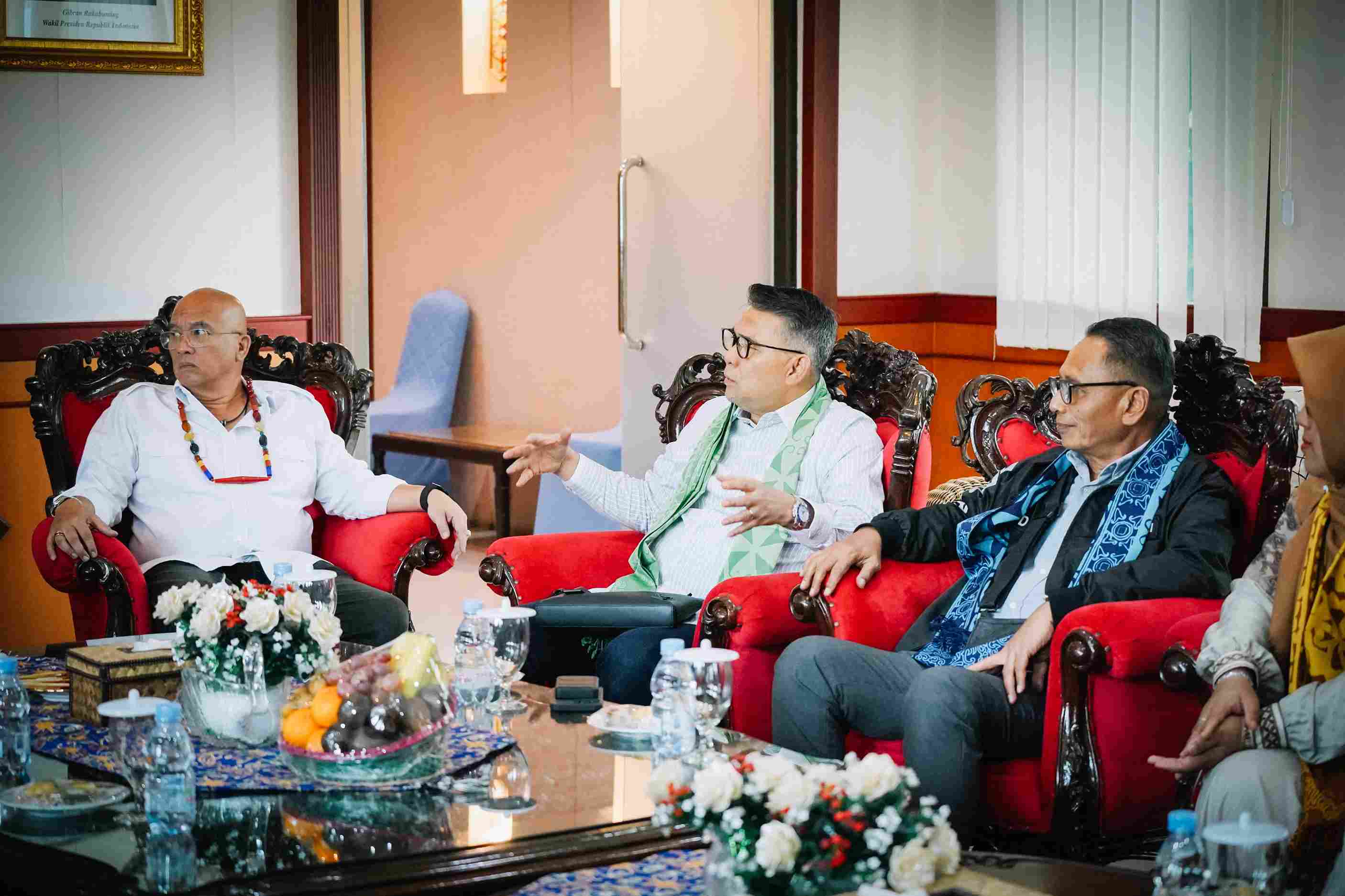 Kadis ESDM Prov. Kalteng Sambut Komisi XII DPR RI, Bahas Energi, Lingkungan Hidup dan Investasi