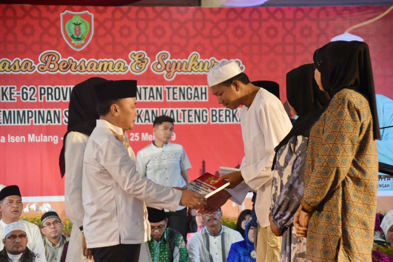 Gubernur Kalteng Serahkan Bantuan Bagi Korban Kebakaran Puntun