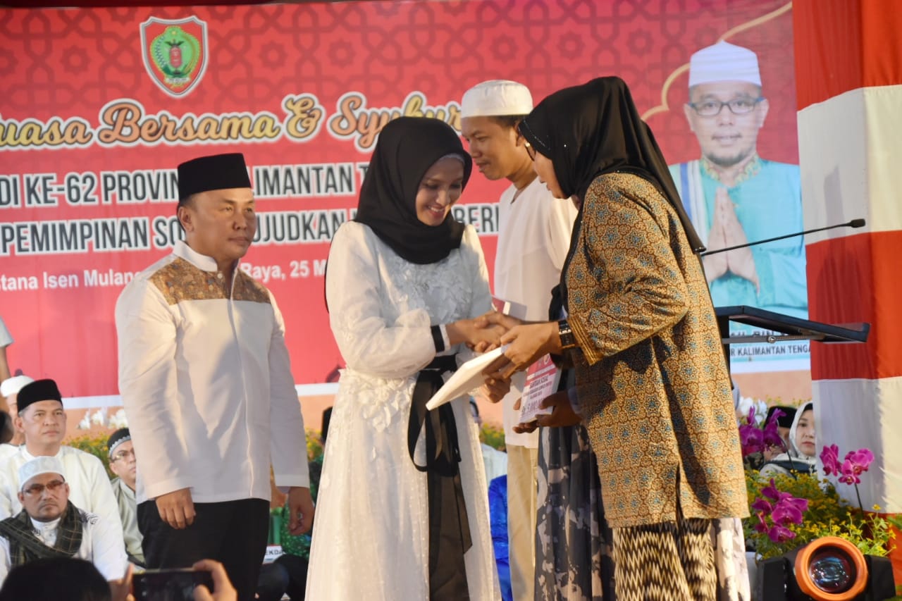 Gubernur Kalteng Serahkan Bantuan Bagi Korban Kebakaran Puntun