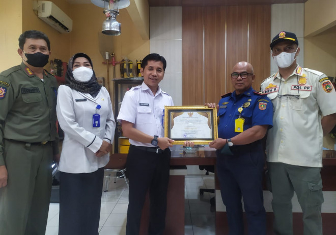 Tiga OPD Terima Penghargaan Keterbukaan Informasi Badan Publik Tingkat Kabupaten Kobar Tahun 2021