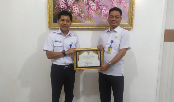 Tiga OPD Terima Penghargaan Keterbukaan Informasi Badan Publik Tingkat Kabupaten Kobar Tahun 2021