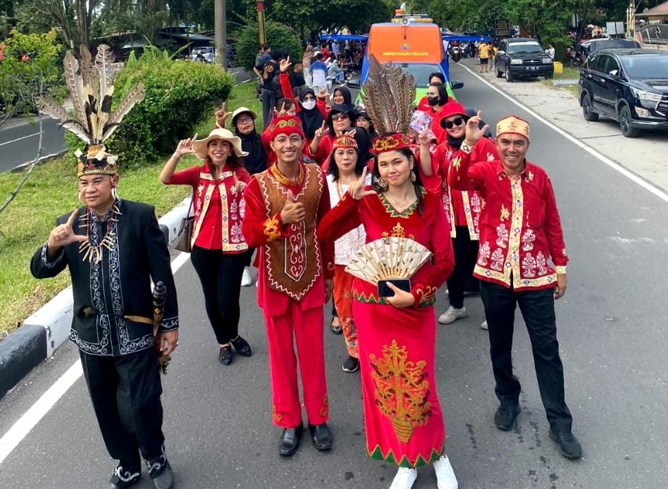 Meriahkan Karnaval Budaya FBIM 2023, Dispursip Prov. Kalteng Hadirkan Konsep Perpustakaan