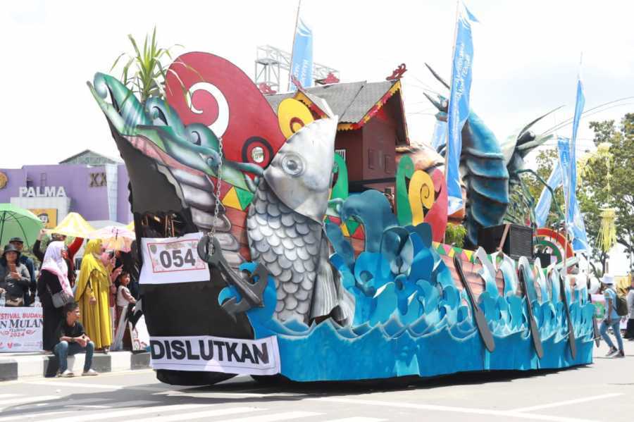 Dislutkan Prov. Kalteng Raih Double Winners Terbaik 1 Booth Kalteng Expo dan Juara 1 Karnaval Budaya