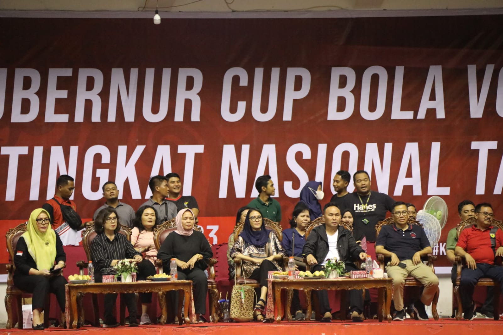Dukung Kejurnas Bola Voli Antar Klub, Gubernur Kalteng Sugianto Sabran Hadir di GOR Indoor Saksikan Pertandingan Babak Semi Final