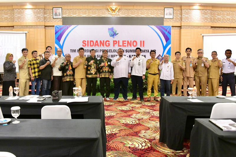 Kepala Bappedalitbang Prov. Kalteng Buka Sidang Pleno II TKPSDA Wilayah Mentaya - Katingan T.A 2024