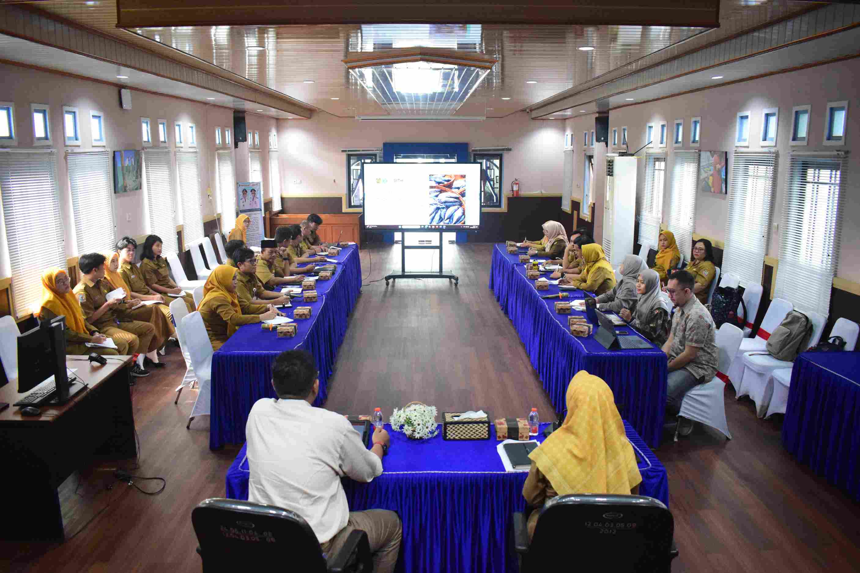 Dalam Rangka Kajian Peta Jalan Pembangunan Sentra IKM Berbasis Rantai Pasok di Kalimantan Tengah, Pemprov Kalteng Terima Kunjungan SITH-ITB