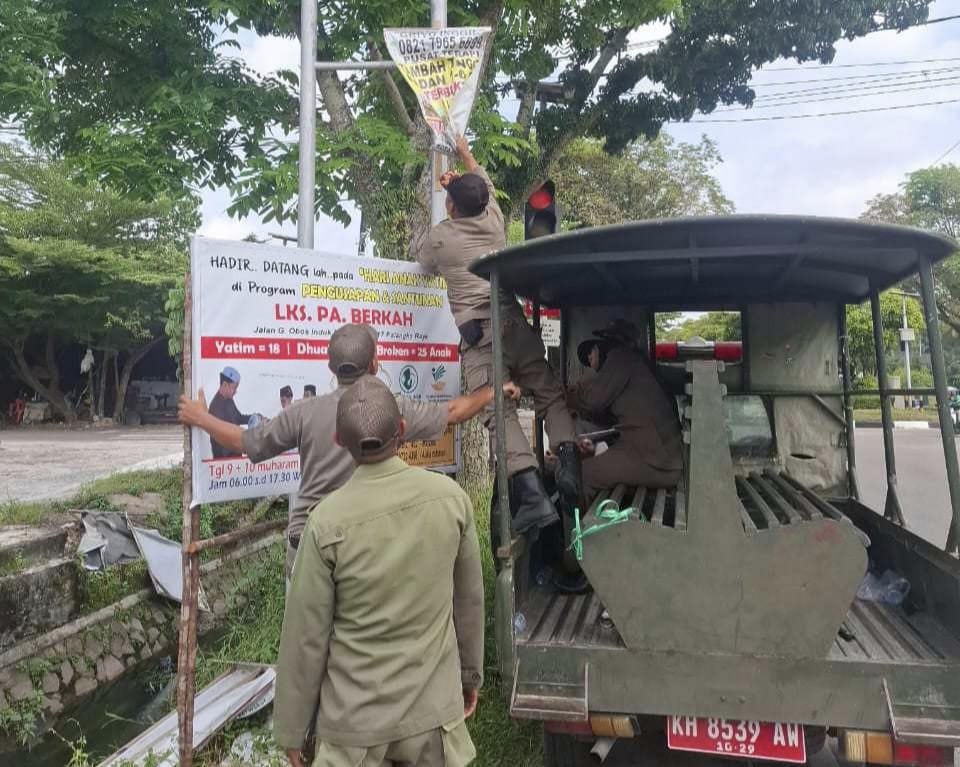 Satpol PP Kalteng Gelar Patroli Pengawasan Aset dan Penertiban Media Luar Ruang di Jalur Protokol Palangka Raya  