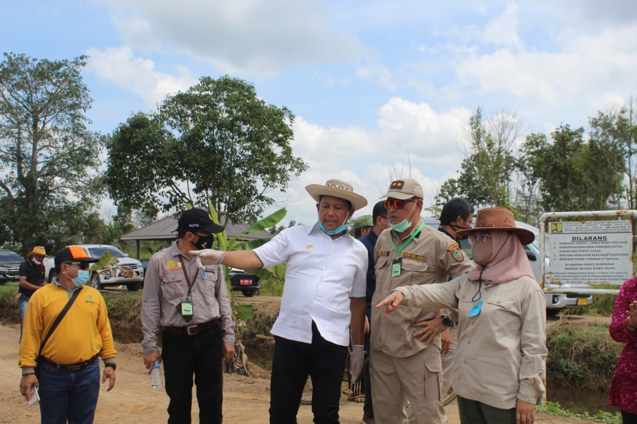 Tinjau Lokasi Food Estate di Anjir Sarapat Kab. Kapuas, Plt. Irjen Kementan Sumarjo Gatot Irianto Minta Pengerjaan Pengoptimalisasian Kawasan Lahan Sawah Paling Lambat 5 Agustus 2020