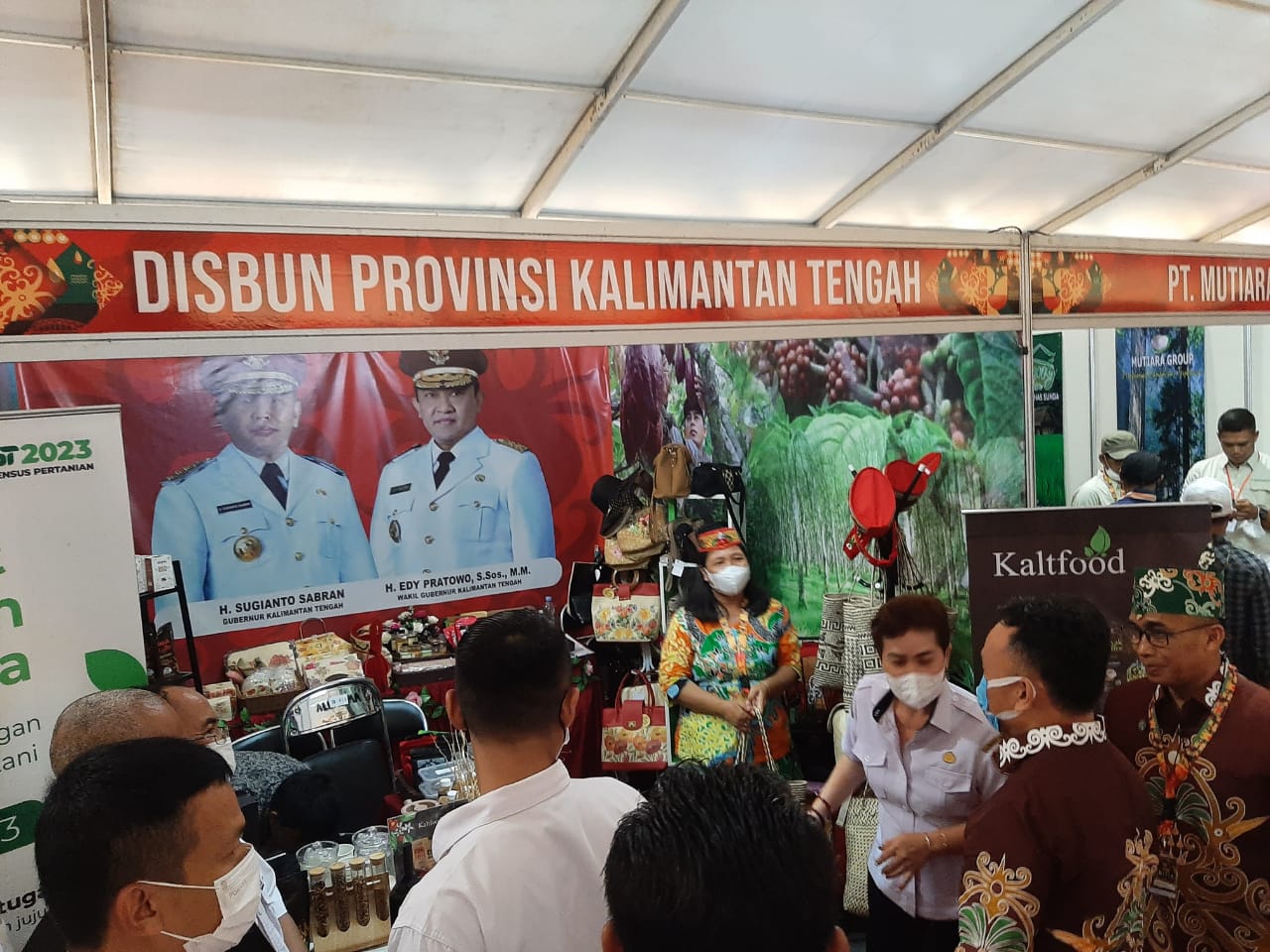 Disbun Prov. Kalteng Ikuti Pameran Borneo Forum ke – 5