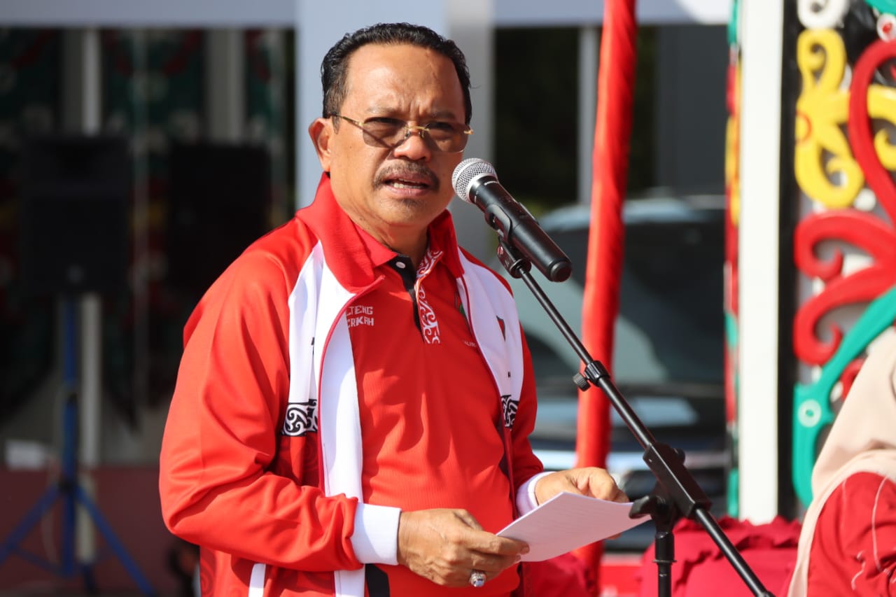 Sekda Nuryakin Lepas Kontingen Kalteng Ikuti POPNAS XVI Tahun 2023 di Palembang
