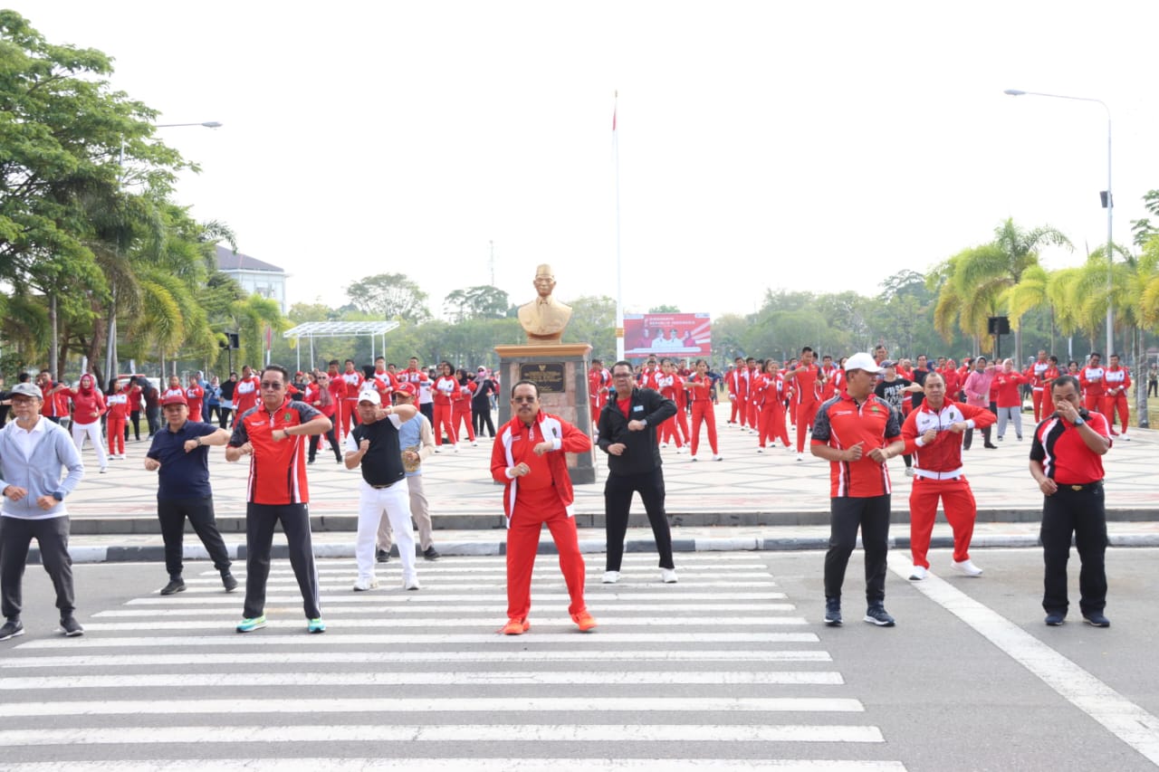 Sekda Nuryakin Lepas Kontingen Kalteng Ikuti POPNAS XVI Tahun 2023 di Palembang